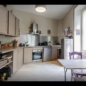 https://maison-de-charme-1930-proche-lyon.hotels-rhonealpes.com